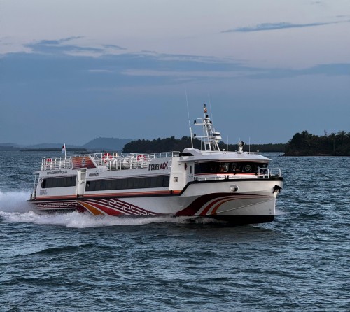 D'Camel Fast Boat