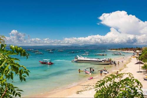 Ferry to Jungut Batu